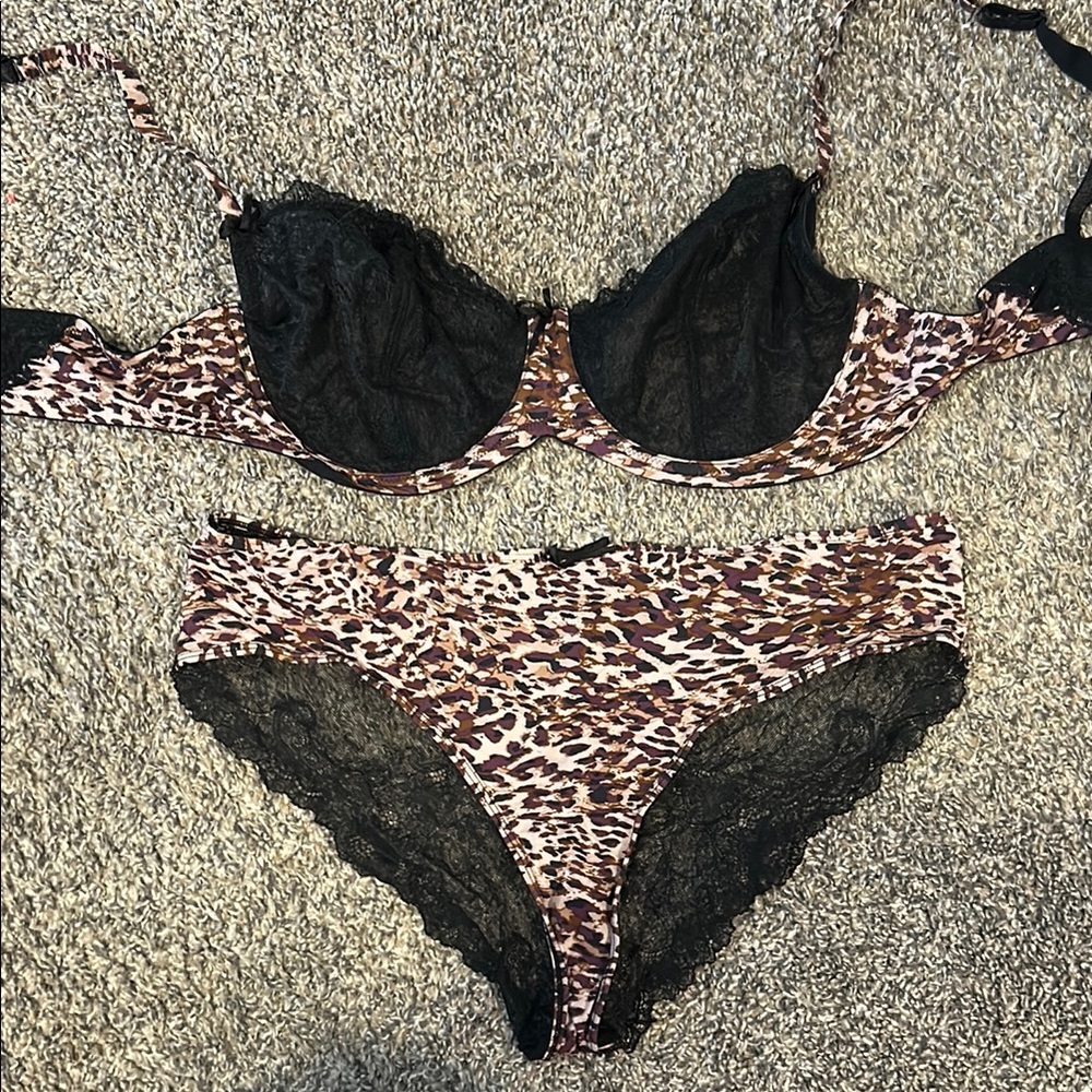 Adore Me Caen 42D bra with 1X panties